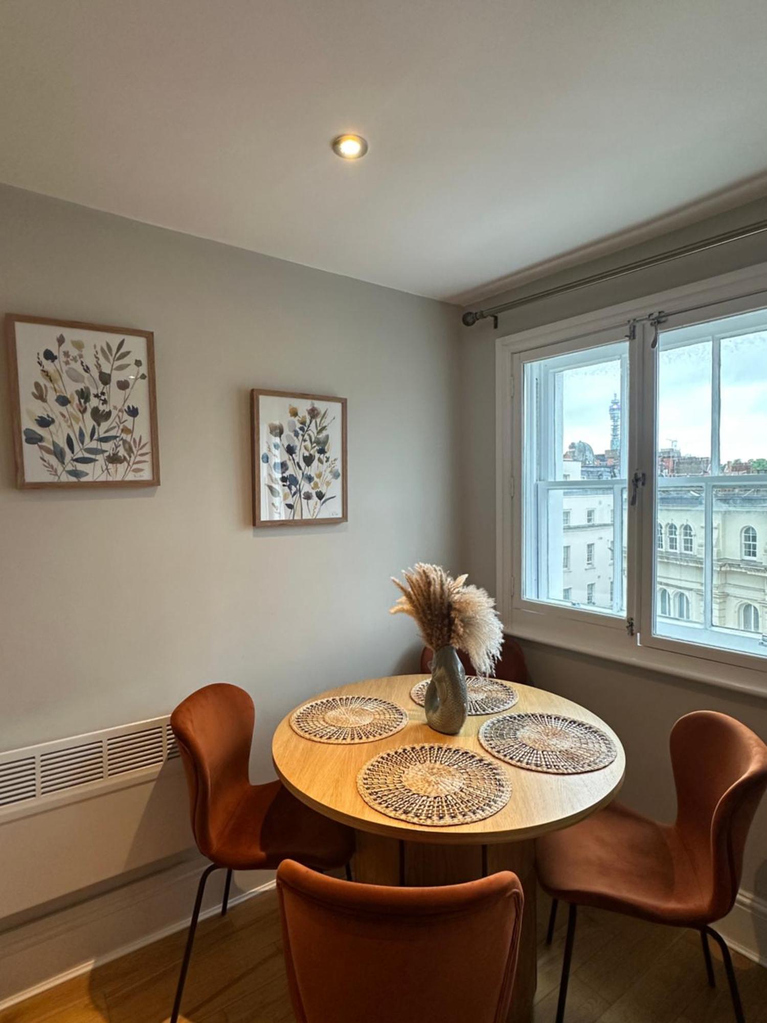 Stylish Flat Minutes From Covent Garden - West End London Exterior photo